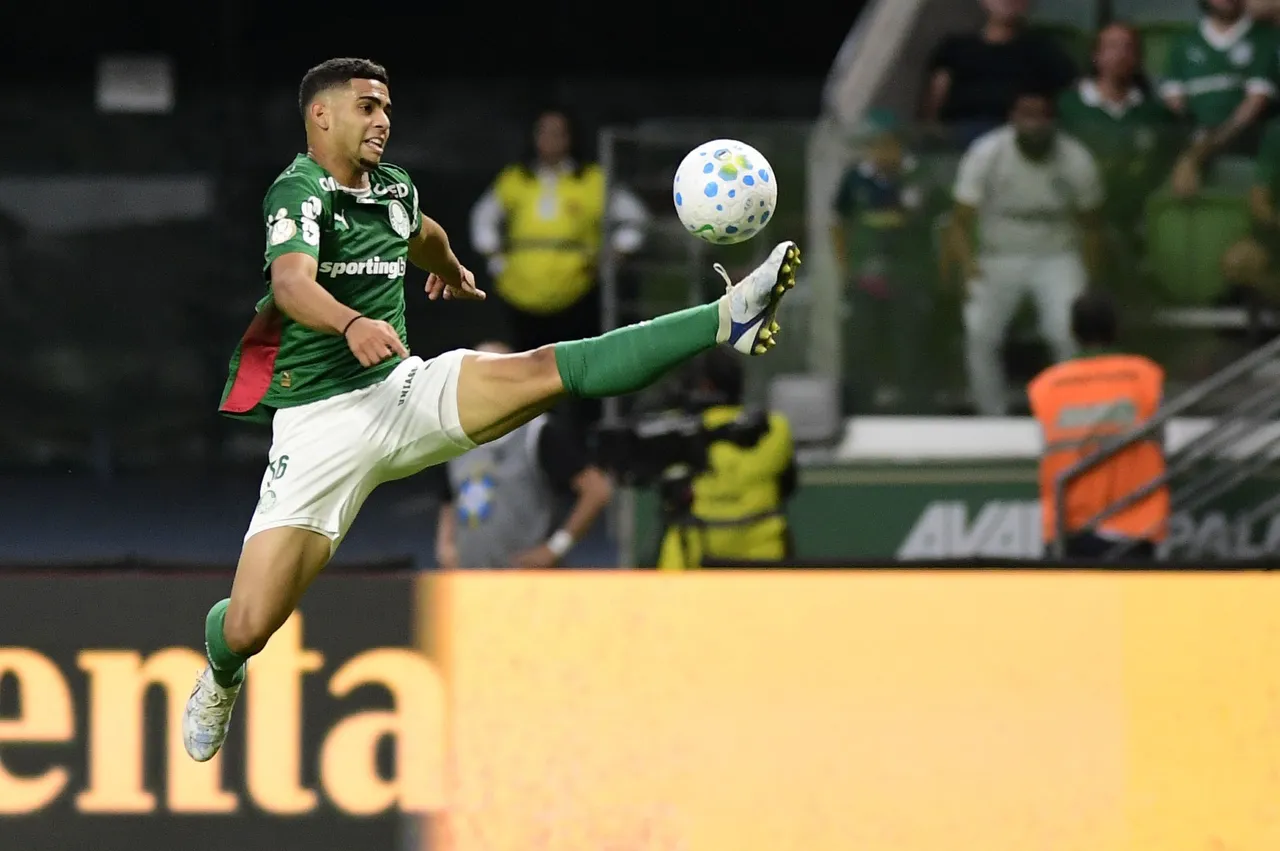 Fiorentina oferece 13 milhões por Arthur e põe Palmeiras em dilema