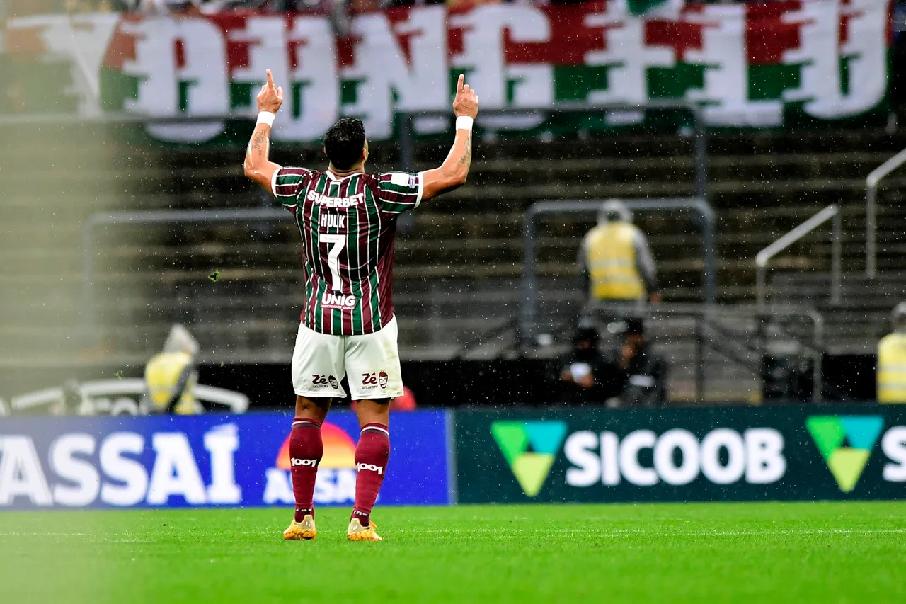 Hulk e Serna carregam Fluminense: mais da metade dos gols pós‑Copa