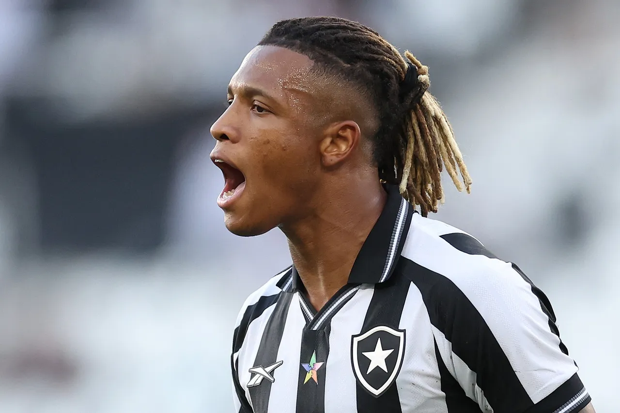 Danilo atinge limite de jogos