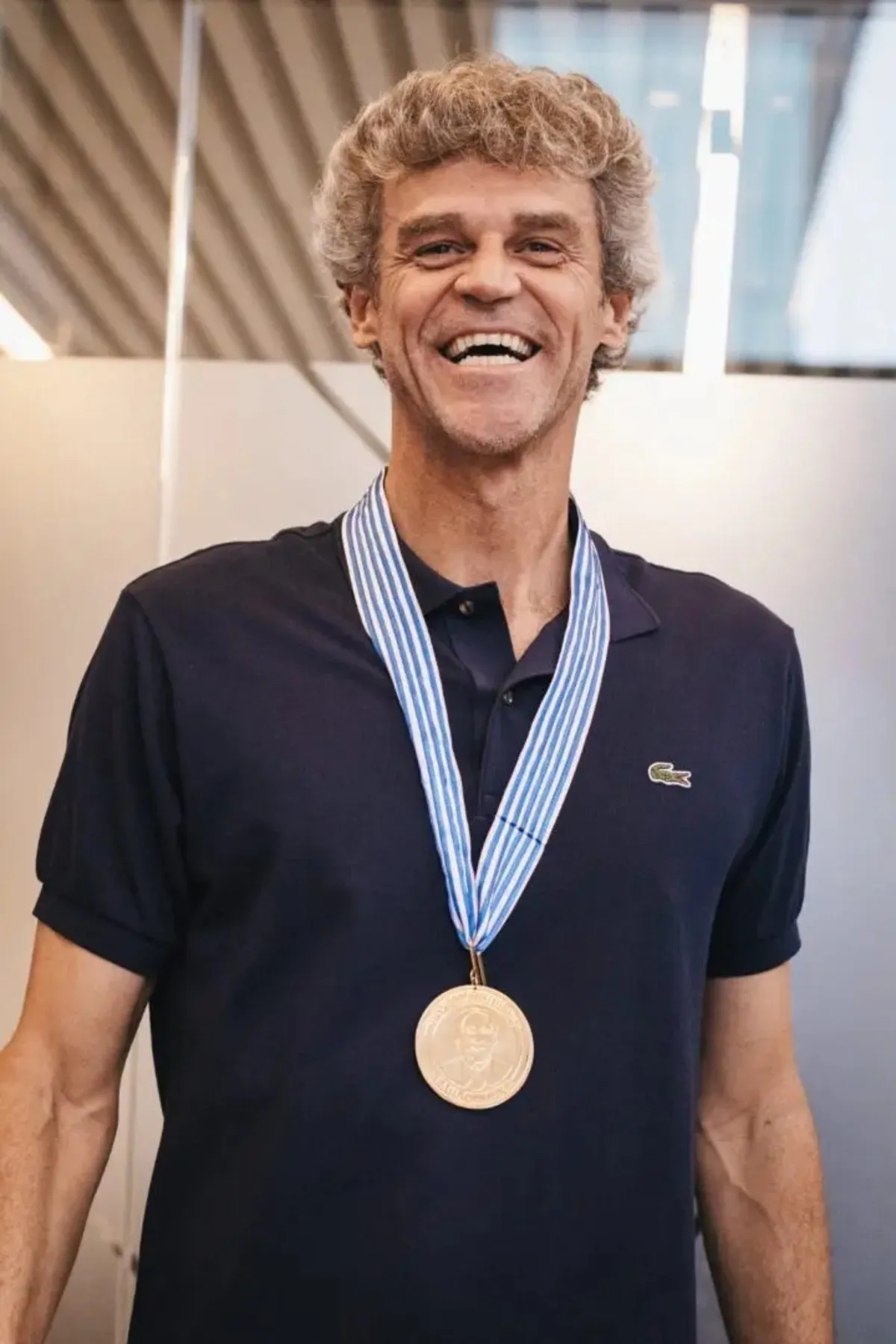 Avaí celebra Guga Kuerten e reforça identidade na Série B