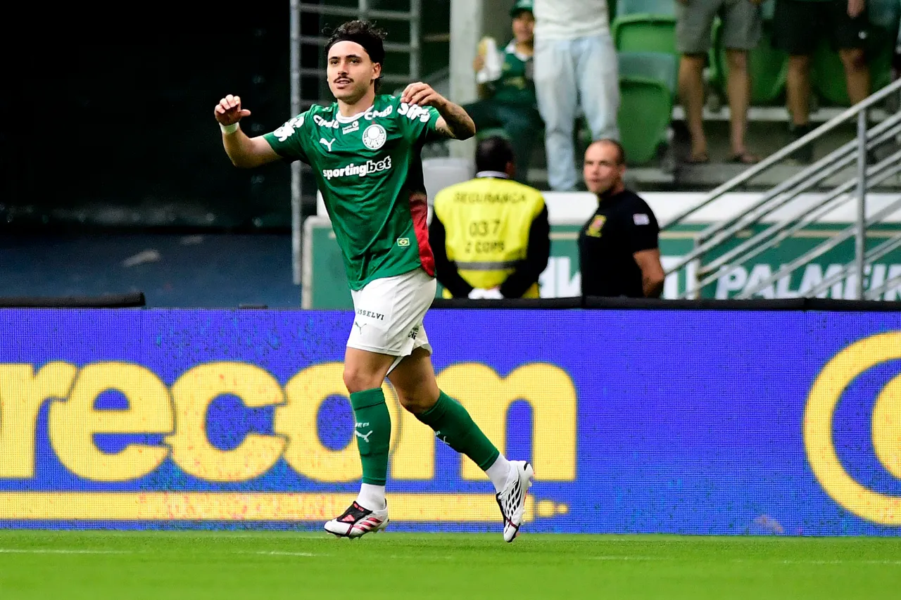 Maurício nega intenção em cotovelada
