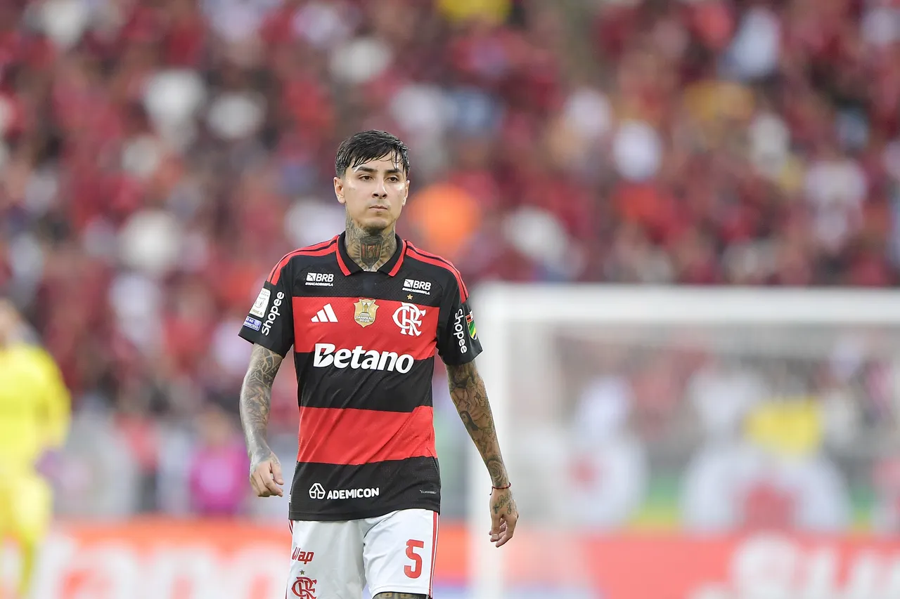 Flamengo assegura Pulgar até 2029 e eleva cláusula de rescisão