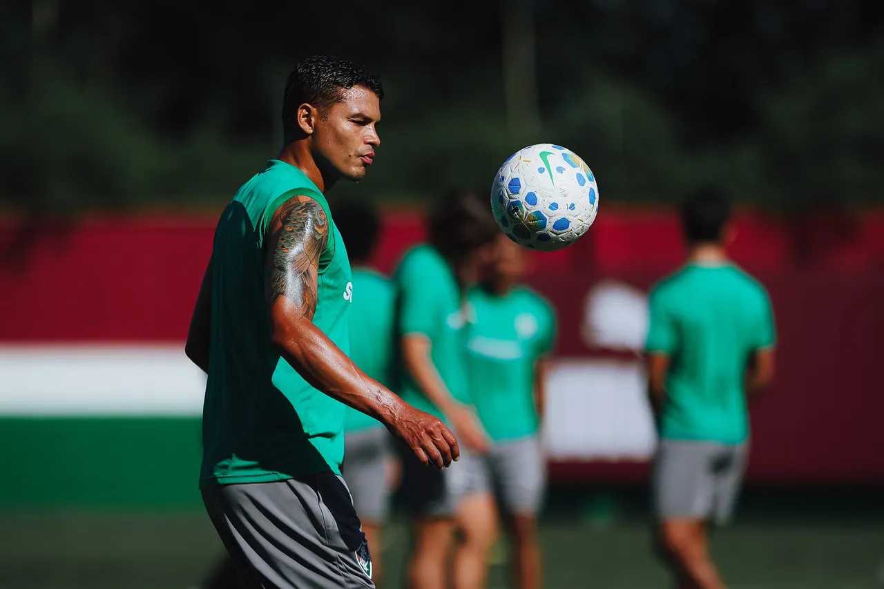 Thiago Silva reestreia