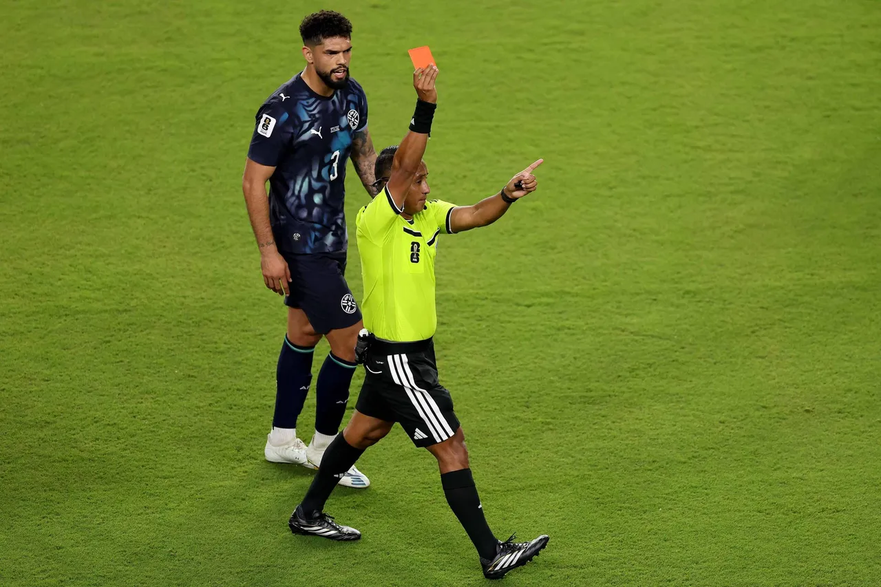 Árbitro Iván Barton apita França x Espanha