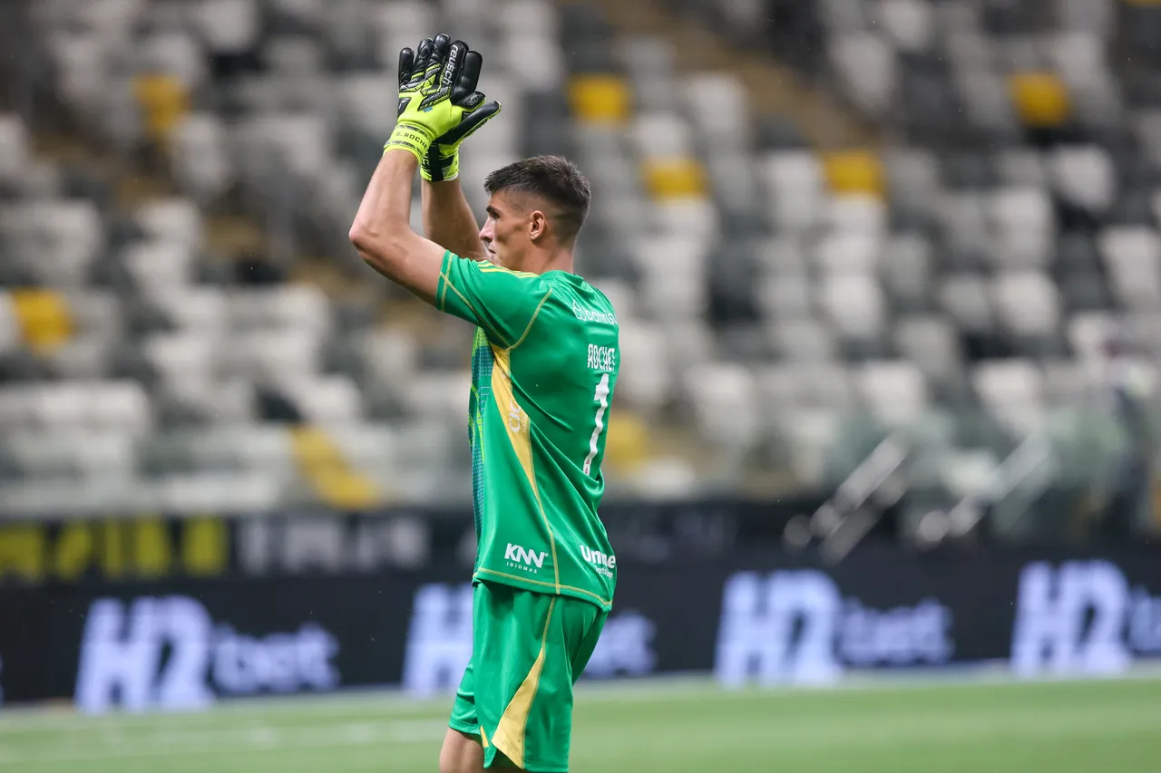 Rochet passa por cirurgia
