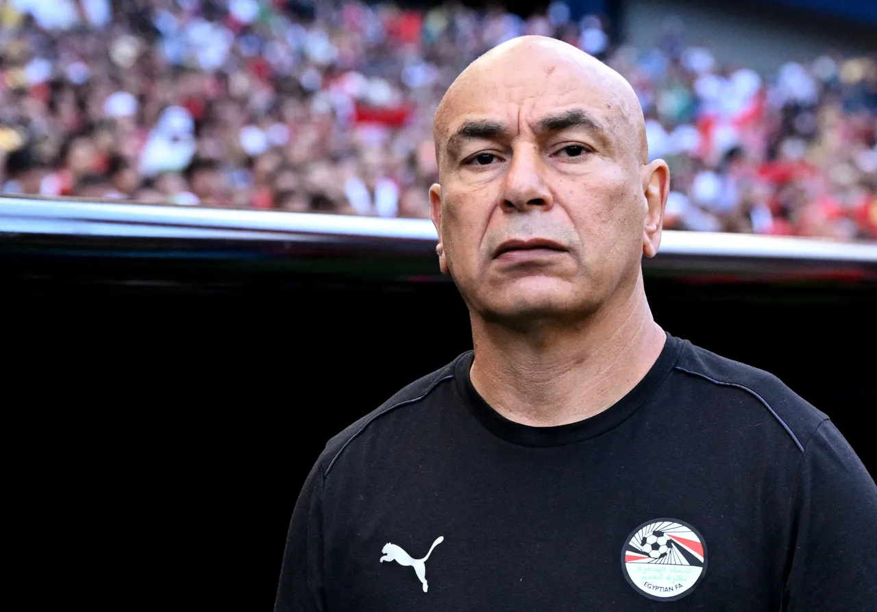 Egito renova contrato com Hossam Hassan