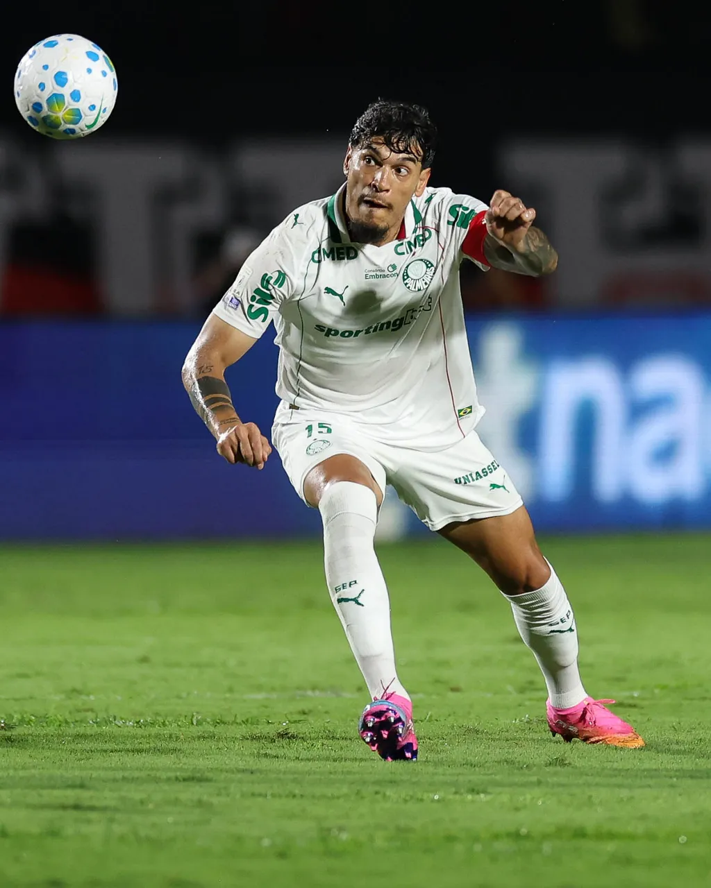 Gustavo Gómez lesiona coxa