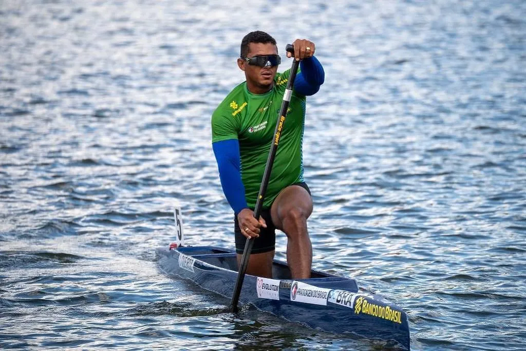 Isaquias Queiroz perde C1 1000m, mas mira 15ª medalha no Mundial