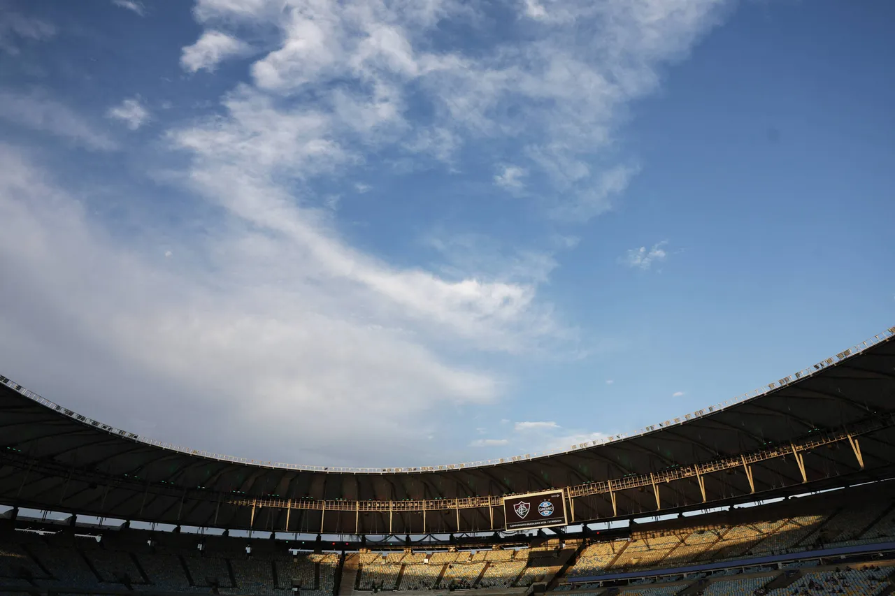 Futebol brasileiro pausa