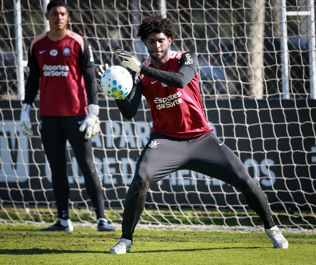Hugo Souza: 2 Anos