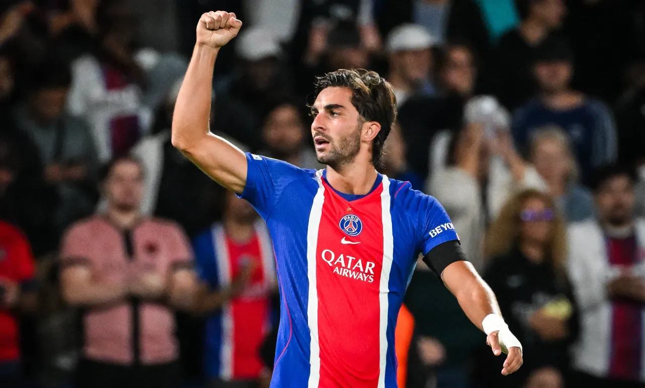Ferran Torres brilha no PSG e reforça vínculo com Luis Enrique
