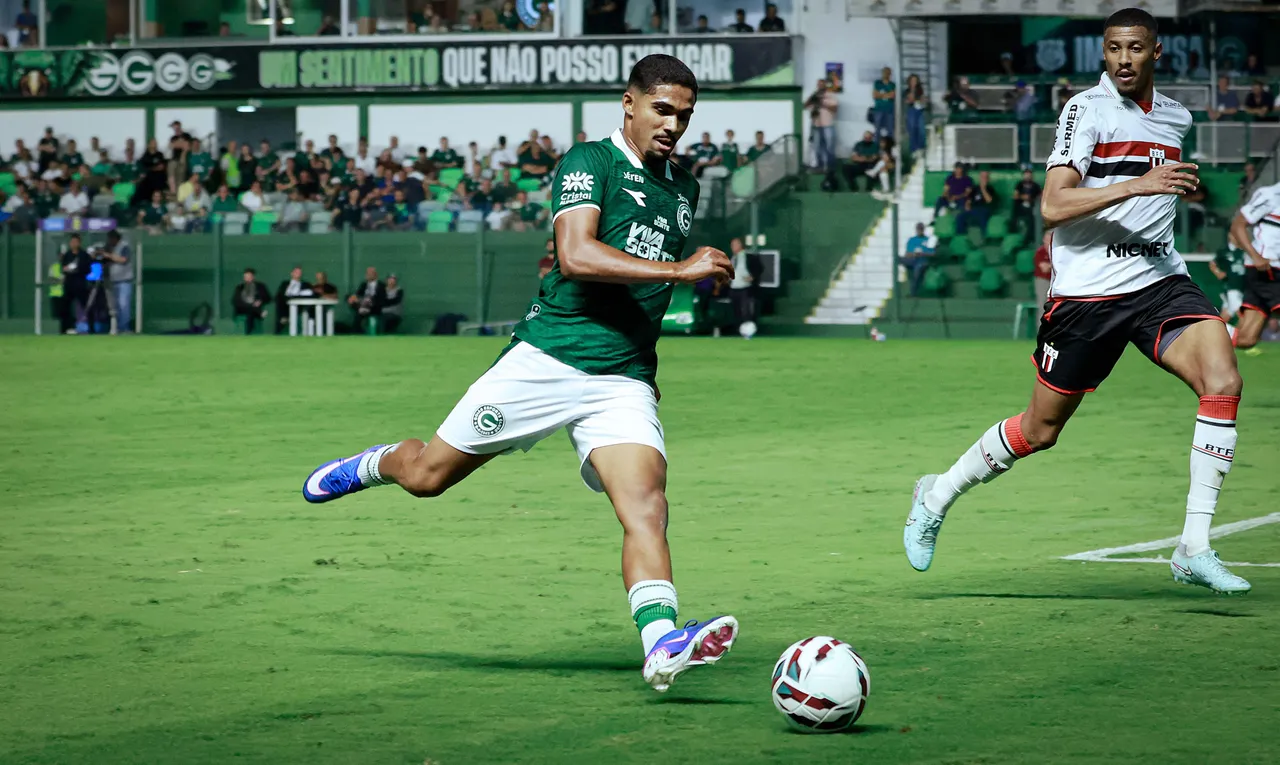 Kadu Sousa brilha no Goiás