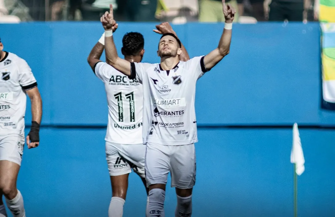 ABC e Uberlândia vencem