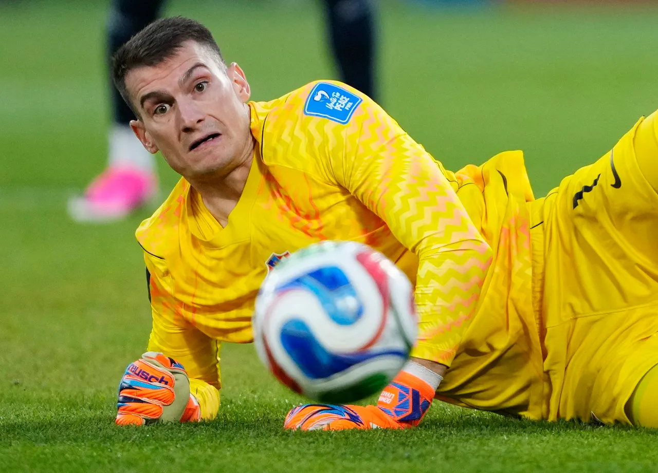 Barcelona avança na contratação de Livakovic para ser reserva de Joan García em 2027
