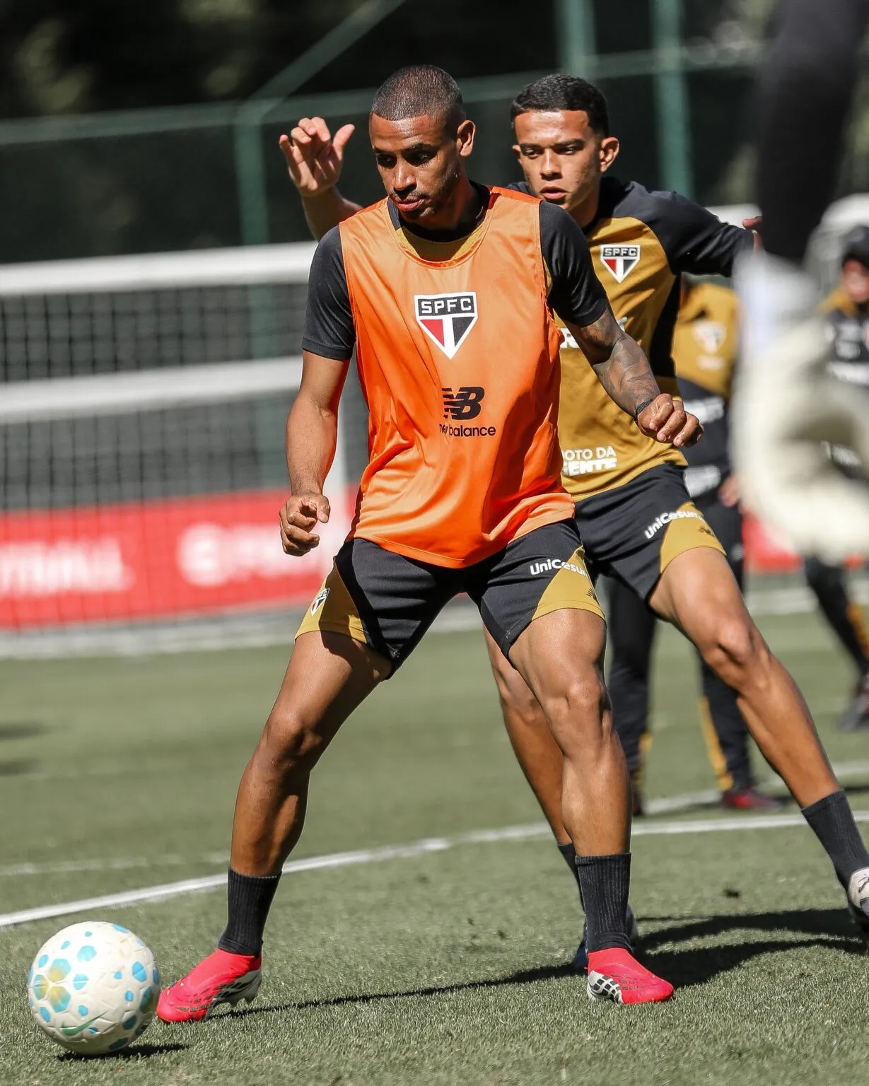 São Paulo intensifica busca por atacante para substituir André Silva