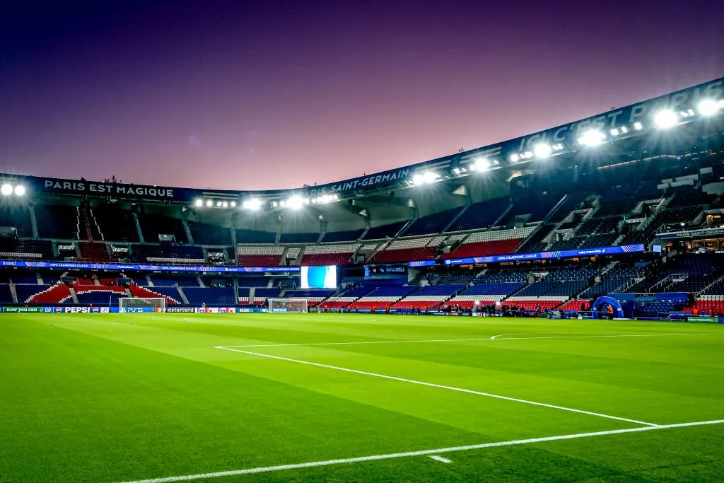 Novo gramado do PSG impõe teste extra ao Monaco de Filipe Luís