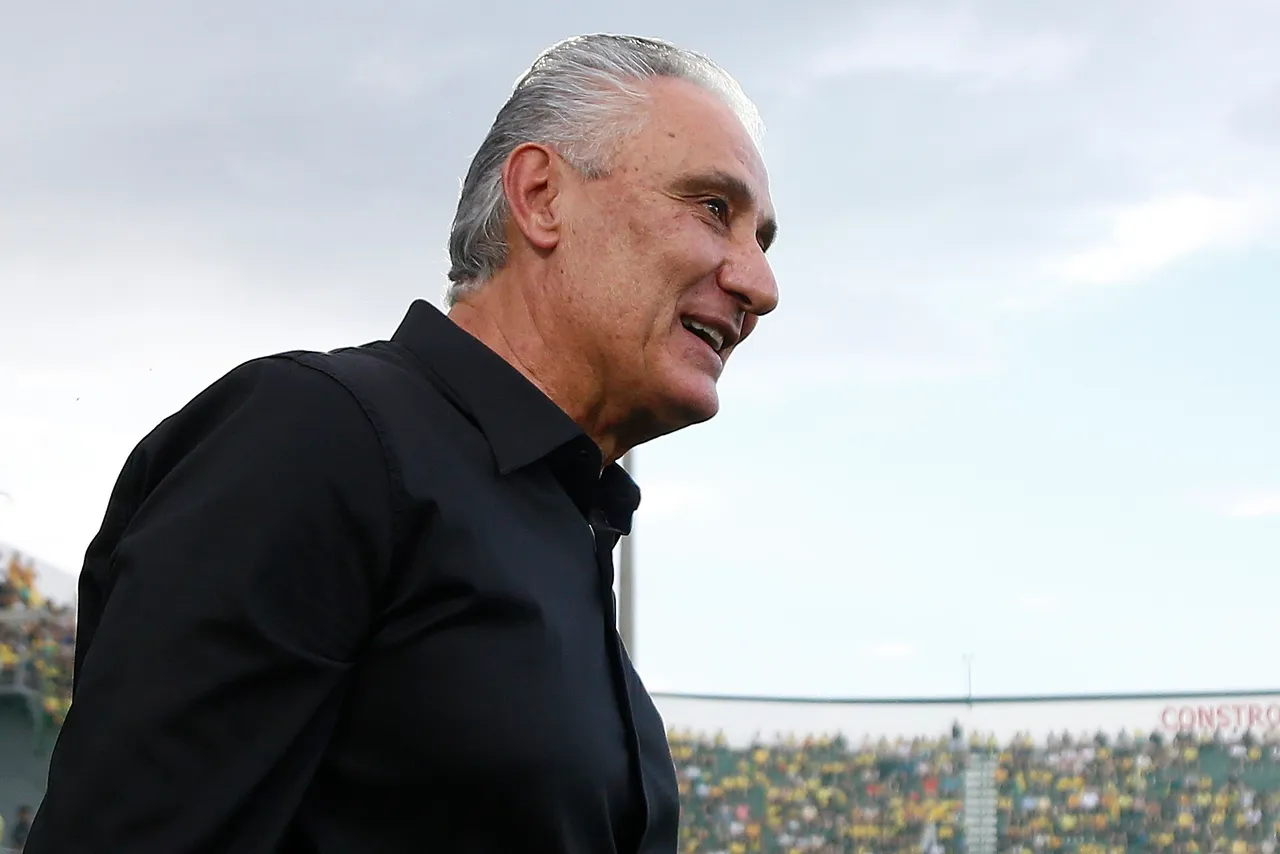 Tite estreia com derrota e aponta cansaço enquanto Ziyech brilha