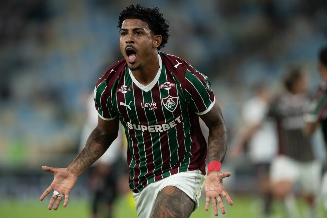 Lazio faz sondagem em John Kennedy
