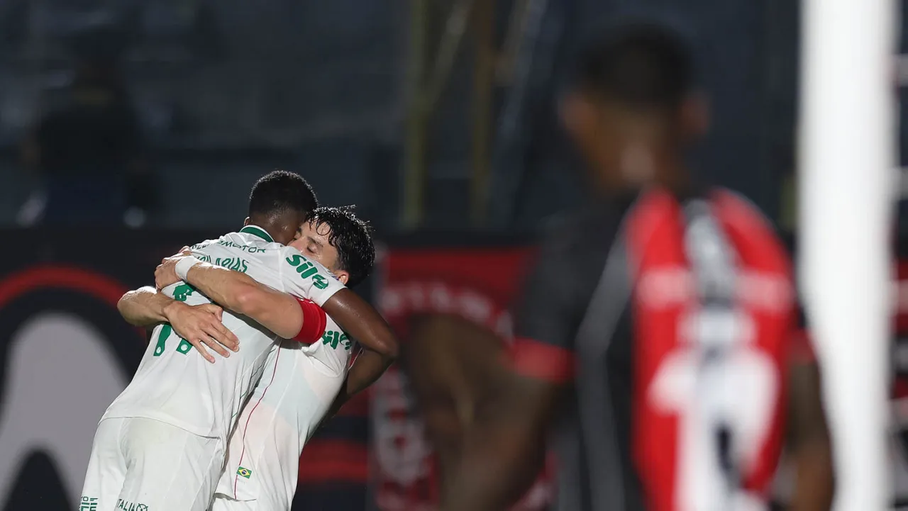 Palmeiras goleia Vitória
