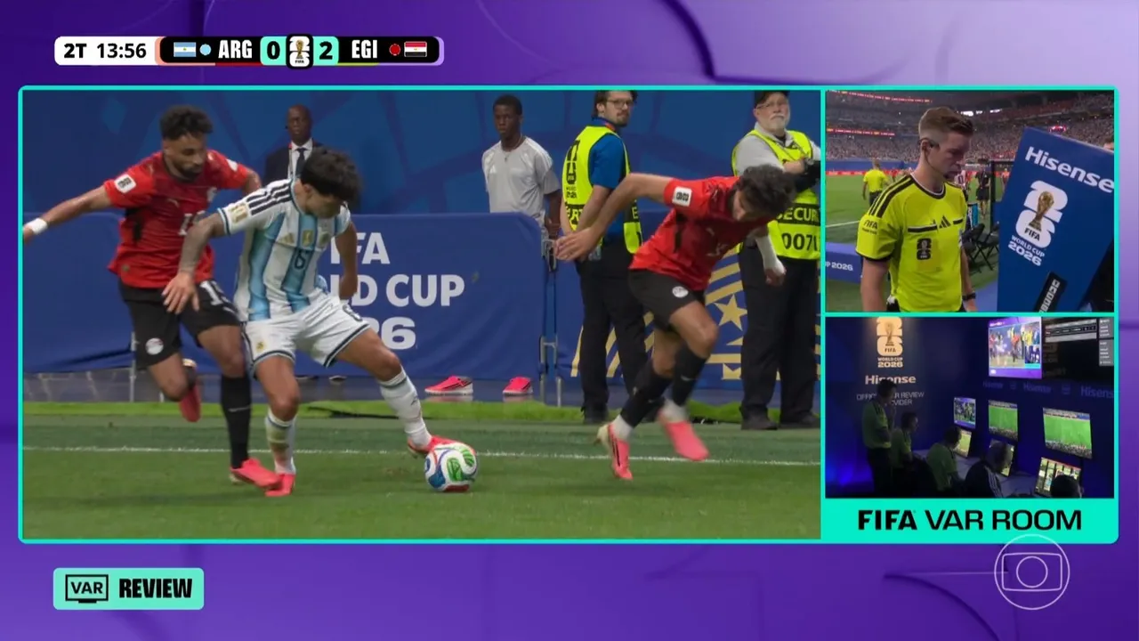 PC Oliveira aprova anulação de gol