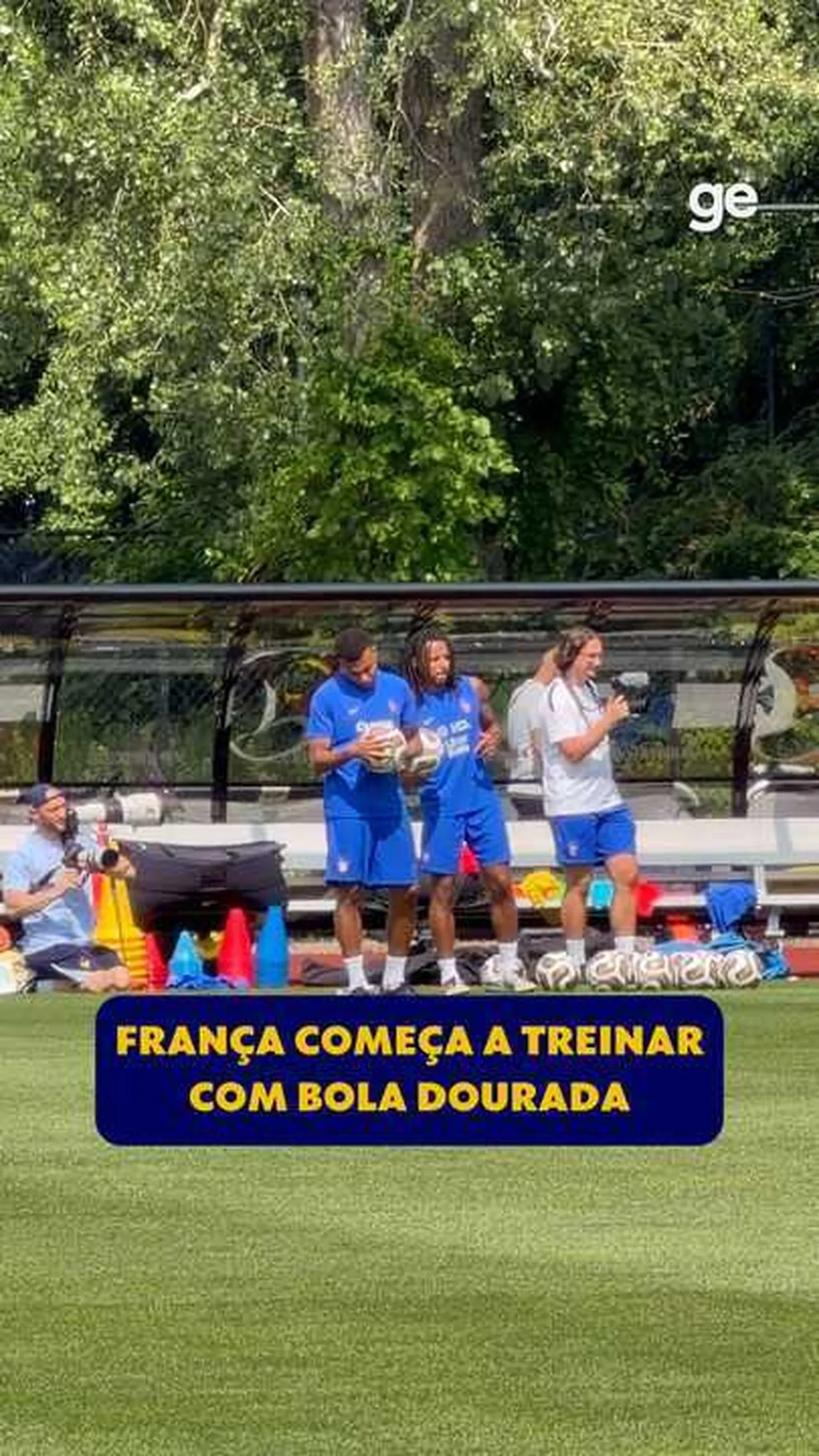 França treina com bola da final