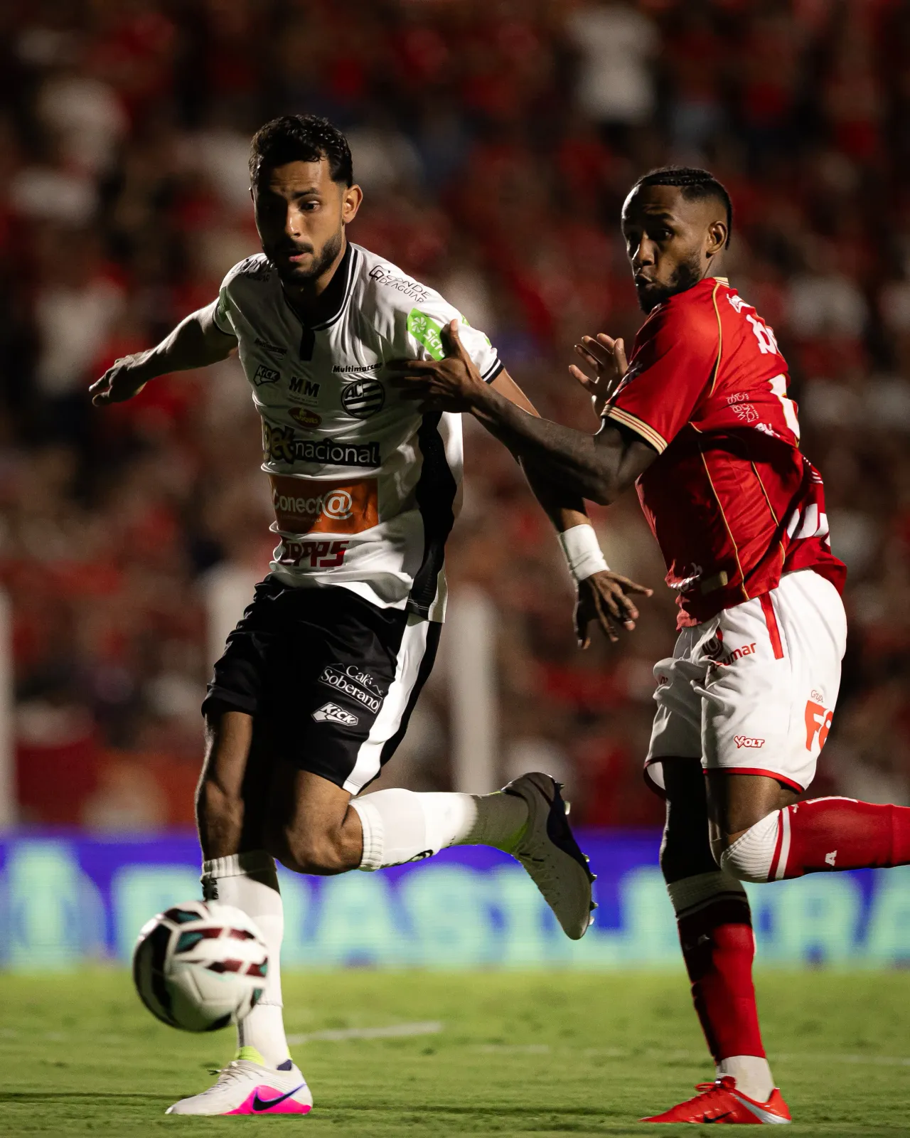 Athletic desponta na briga pelo G6 com goleada sobre Vila Nova