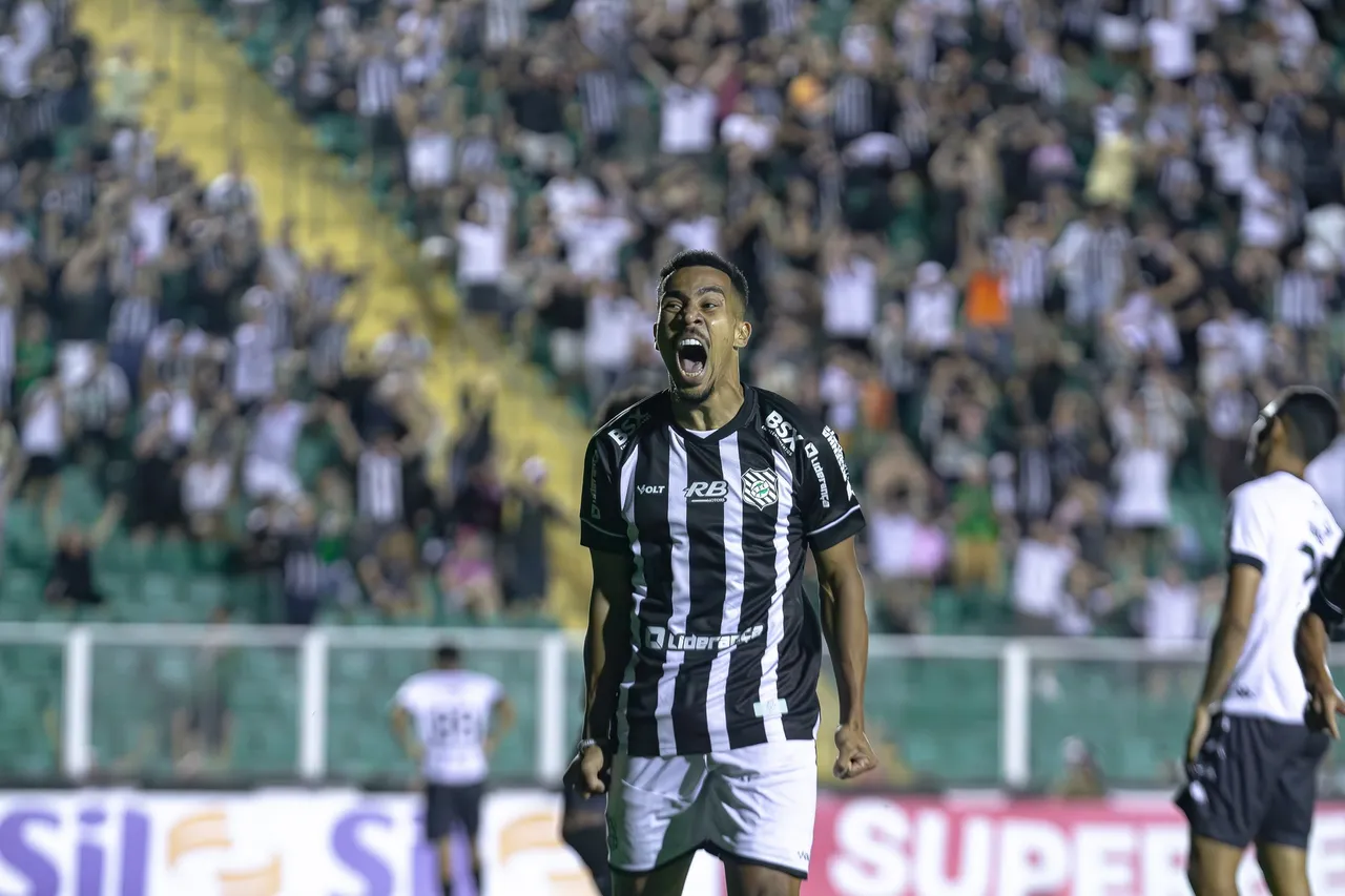 Figueirense perde Breno e arrisca classificação contra Inter de Limeira