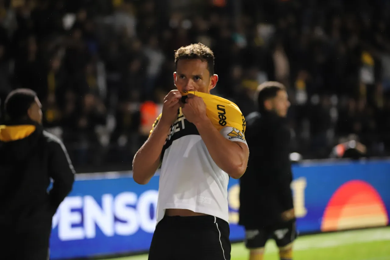 Rodrigo atinge 250 jogos
