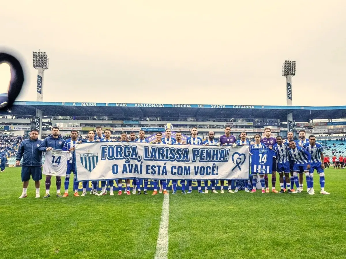 Avaí homenageia esposa de Daniel Penha enquanto luta contra o rebaixamento