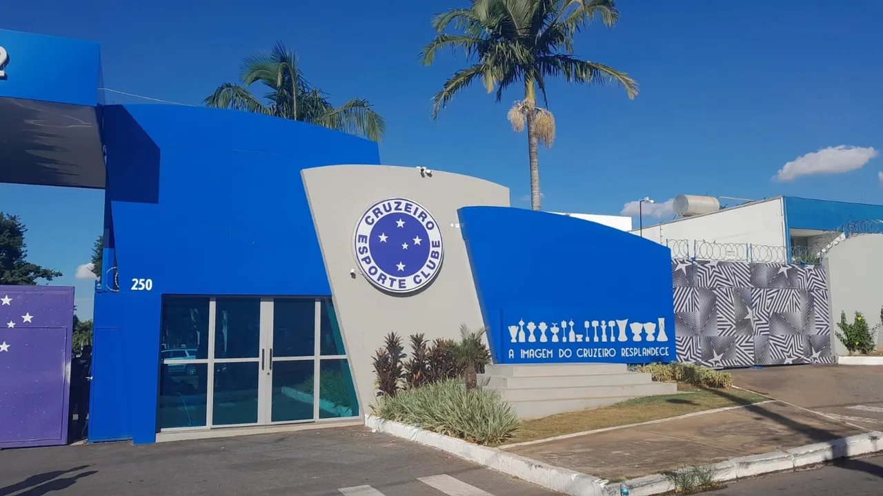 Torcida organizada cobra Cruzeiro após derrota e eliminações