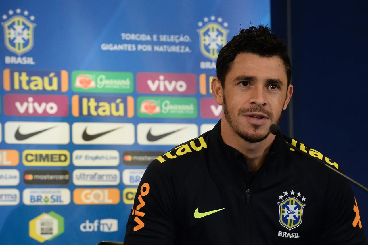 Giuliano encerra carreira e processa Corinthians por FGTS
