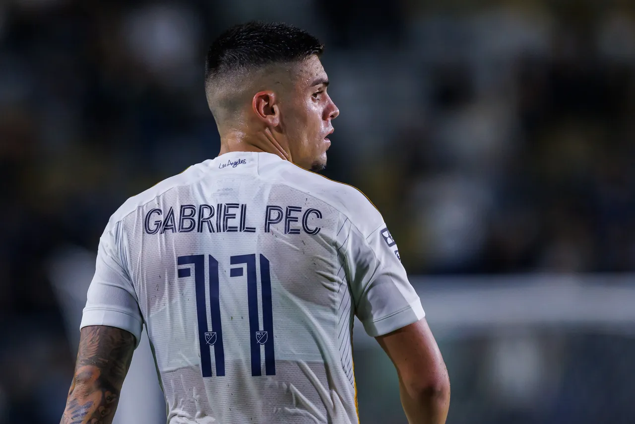 Cruzeiro Avança em Negociação por Gabriel Pec