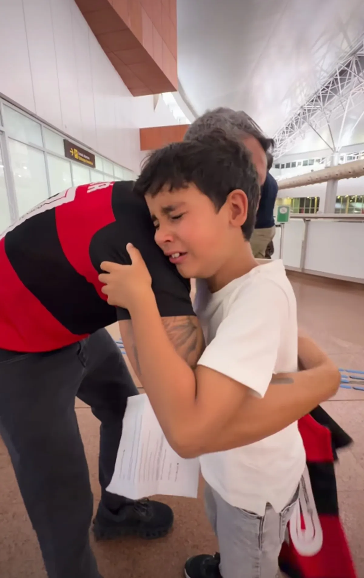 Pai leva filho ao Maracanã e viraliza emoção que reforça marca Flamengo