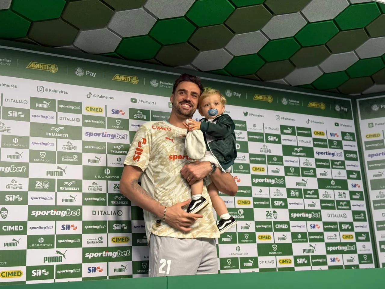 Palmeiras aposta em Bruno Bertinato como alternativa a Carlos Miguel
