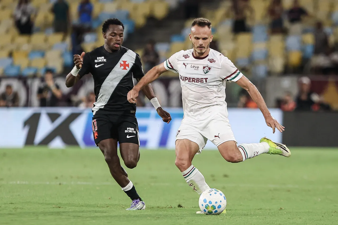 Renê afirma estar no auge e critica subestimação no Fluminense