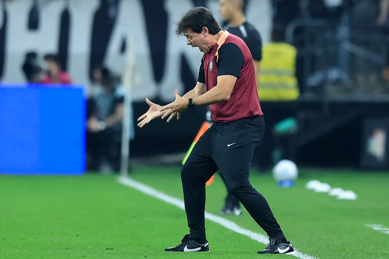 Diniz elogia Memphis e celebra renovação após classificação
