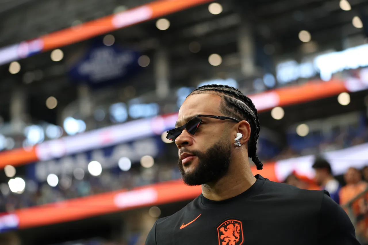 Memphis propõe contrato