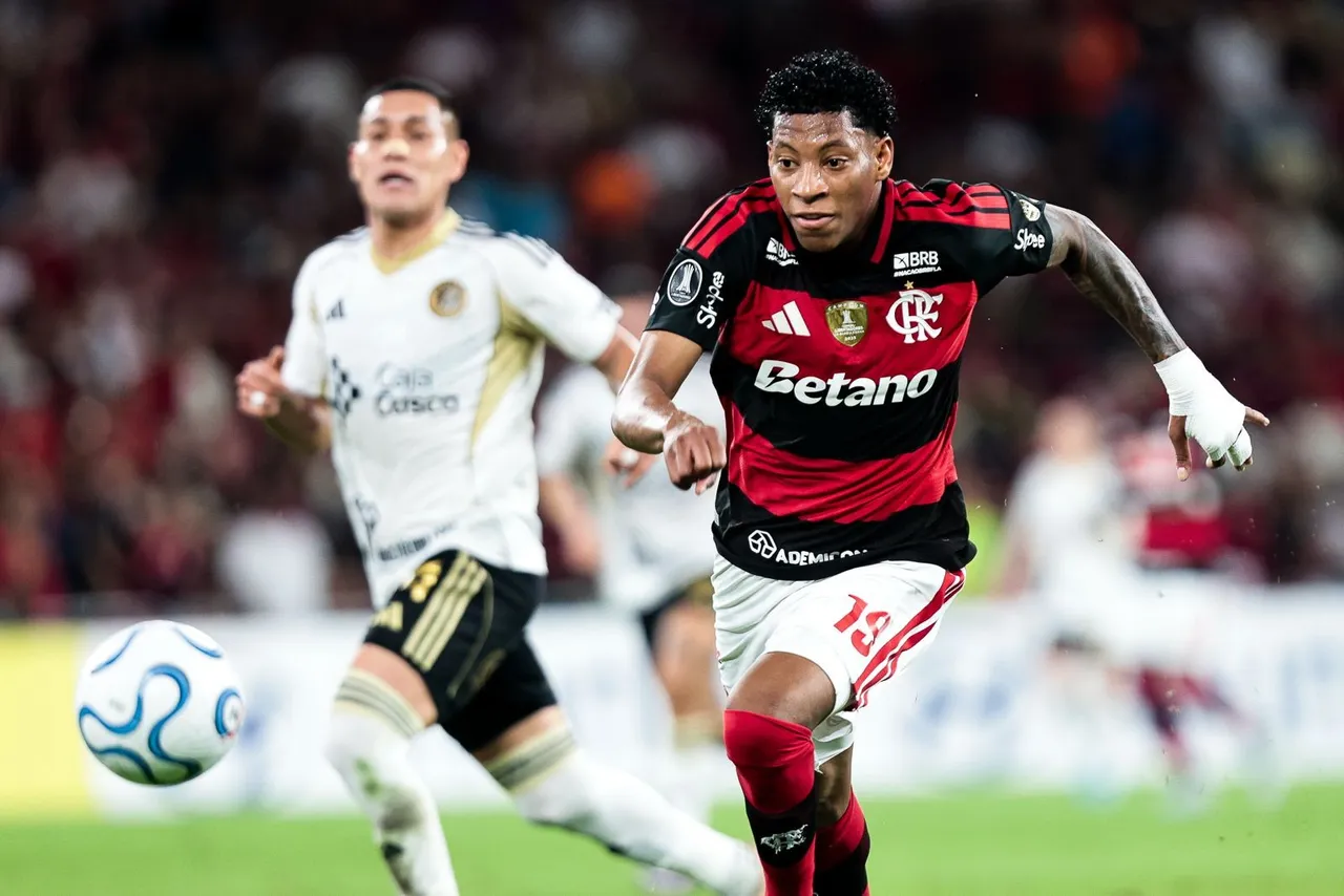 Flamengo aguarda Plata e reavalia ataque para mata-mata da Libertadores