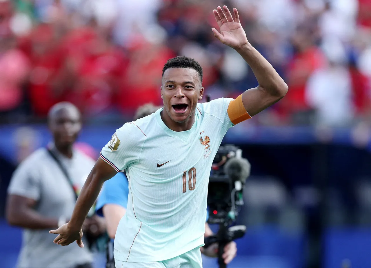 Mbappé lidera França