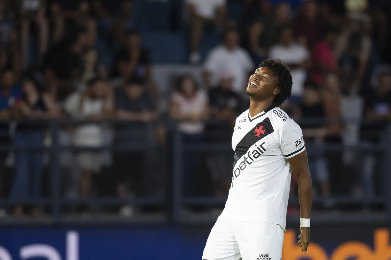 Vasco empresta GB ao Chaves