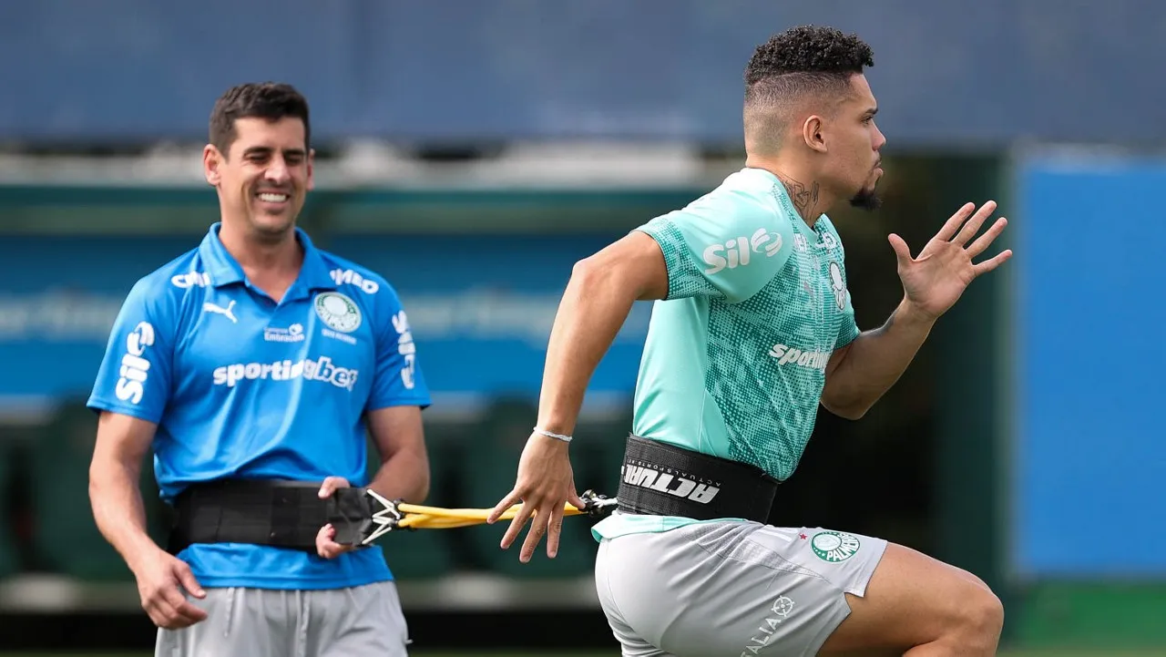 Paulinho sofre nova lesão e tem nova pausa antes da reta final