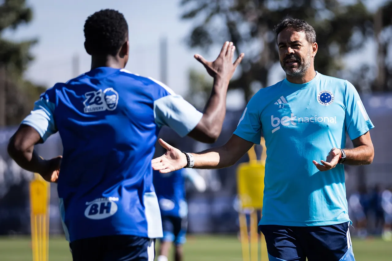 Cruzeiro define time