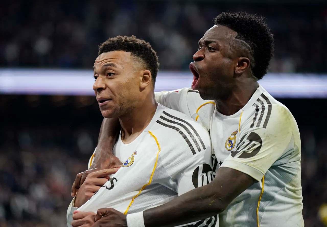 Mourinho recua Vini Jr. e favorece Mbappé nas últimas rodadas