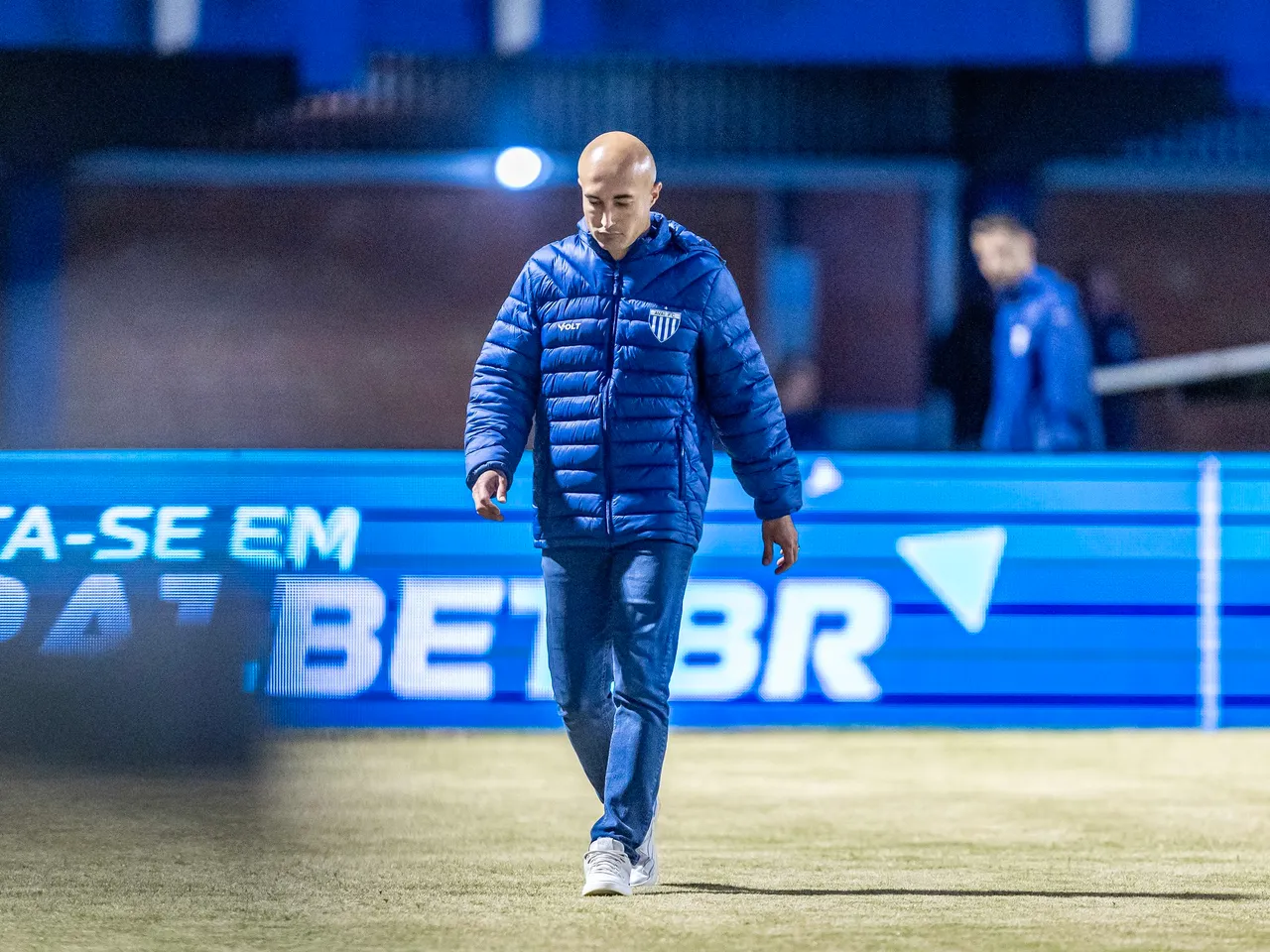 Avaí demite Cauan de Almeida após derrota